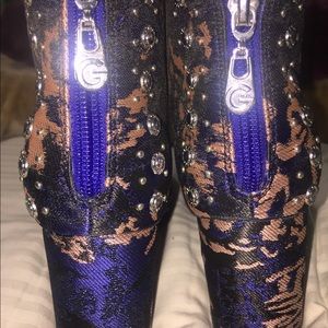 Guess  Ankle Booties